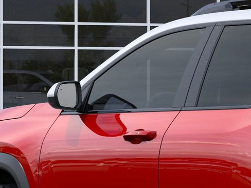 New 2026 Chevrolet Equinox ACTIV image 12