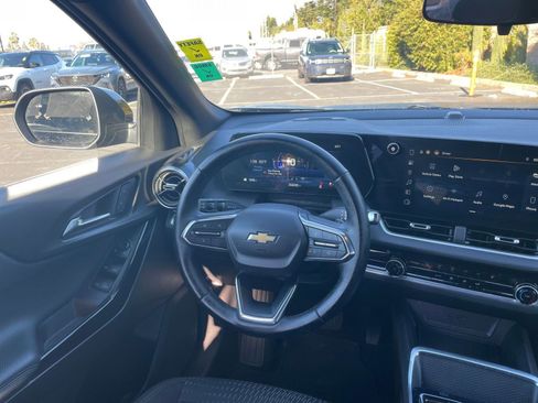Used 2025 Chevrolet Equinox LT image 33