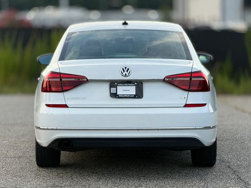 Used 2017 Volkswagen Passat 1.8T SE FWD image 4