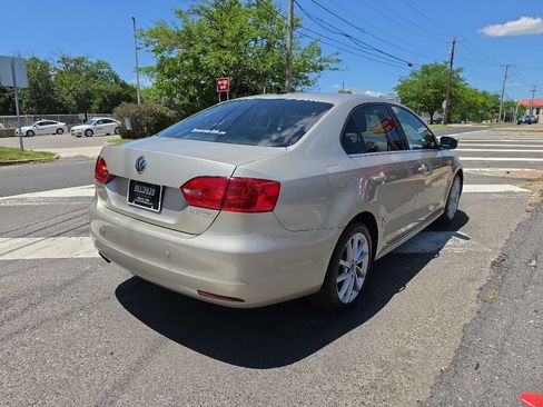 Used 2013 Volkswagen Jetta SEL FWD image 5