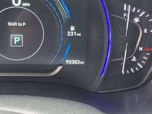 Used 2020 Hyundai Santa Fe Limited image 21