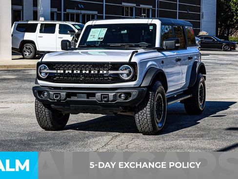 Used 2023 Ford Bronco Wildtrak image 4