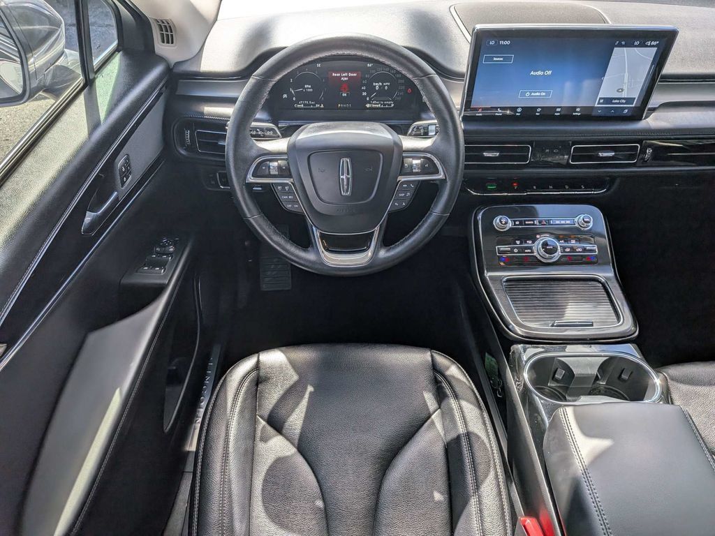 Used 2023 Lincoln Nautilus AWD w/ Premium Package image 15