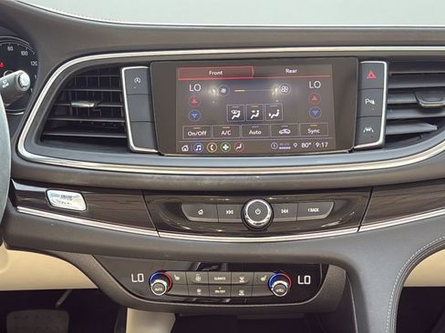 Used 2024 Buick Enclave Essence FWD image 15