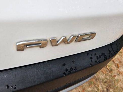 Used 2023 GMC Acadia SLT image 14