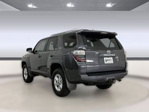 Used 2015 Toyota 4Runner SR5 image 3