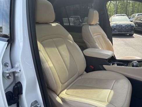 Used 2023 Jeep Grand Cherokee L Limited w/ Luxury Tech Group II AWD/4WD image 25