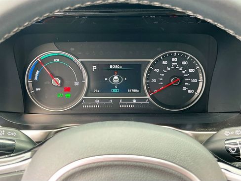 Used 2023 Kia Sorento EX image 12