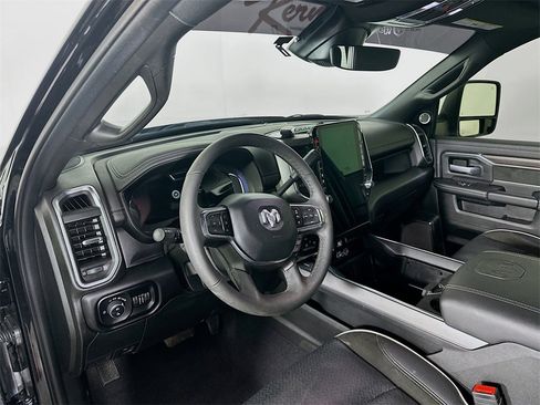 Used 2025 RAM 3500 Laramie image 31