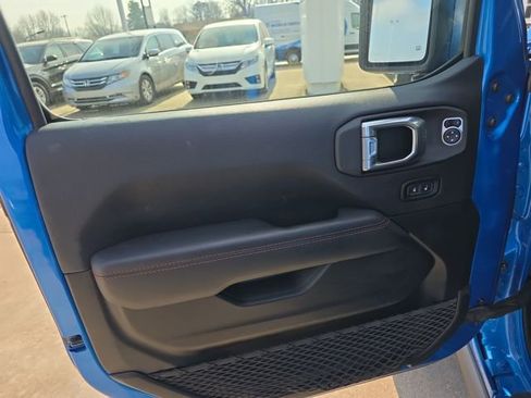 Used 2021 Jeep Gladiator Rubicon image 10