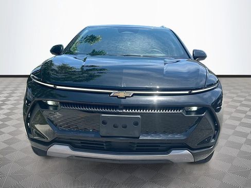 Used 2024 Chevrolet Equinox EV LT FWD image 2