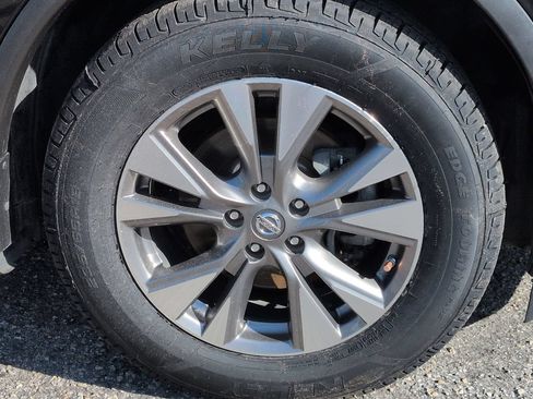 Used 2018 Nissan Murano SV AWD/4WD image 11