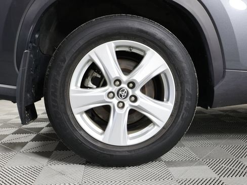 Used 2020 Toyota Highlander LE AWD/4WD image 7