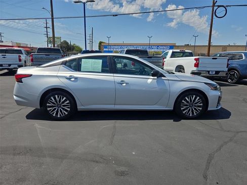 Used 2024 Nissan Altima 2.5 SV FWD image 28