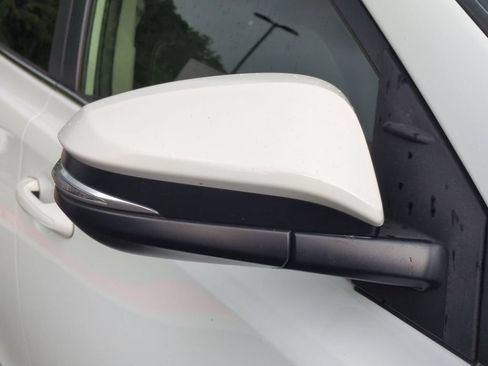 Used 2018 Toyota RAV4 XLE FWD image 10