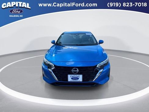 Used 2025 Nissan Sentra SV image 3