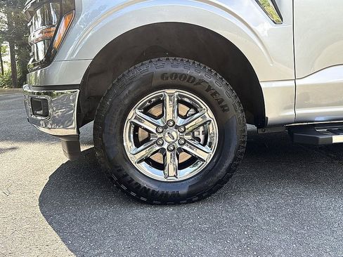 Used 2025 Ford F150 XLT w/ Equipment Group 301A Standard AWD/4WD image 8