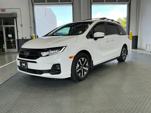 Used 2025 Honda Odyssey EX-L image 2