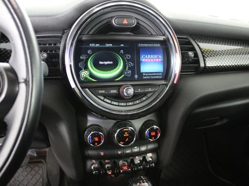 Used 2018 MINI Cooper S image 26