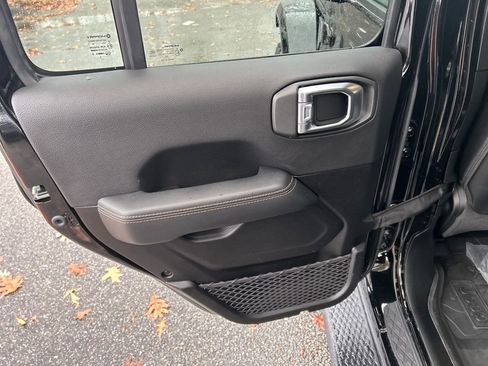 Used 2023 Jeep Gladiator Overland image 22