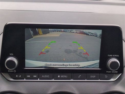 Used 2024 Nissan Sentra S image 19