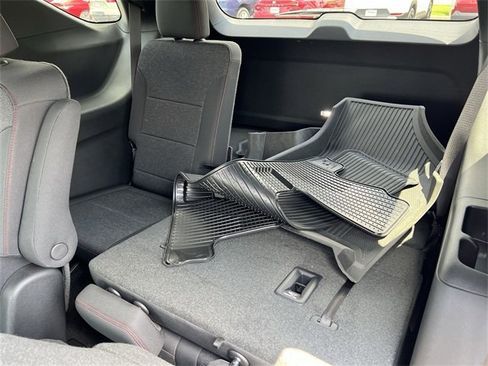Certified 2024 Chevrolet Traverse Z71 w/ LPO, Floor Liner Package image 22