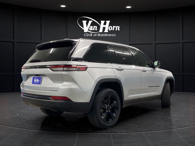 Used 2023 Jeep Grand Cherokee Altitude AWD/4WD image 3