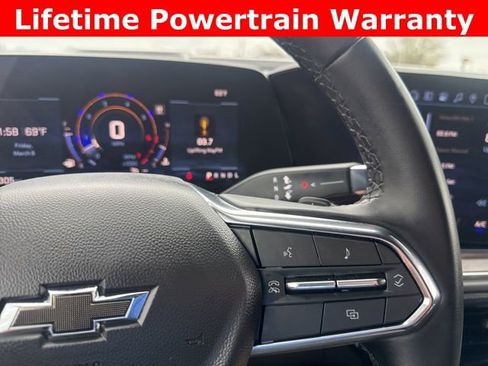 Used 2025 Chevrolet Suburban Z71 image 14