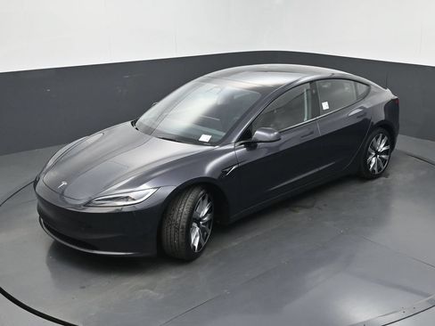Used 2024 Tesla Model 3 Standard Range RWD image 31