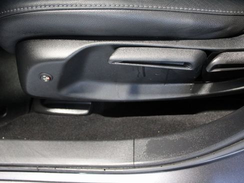 Used 2023 Honda HR-V LX image 10