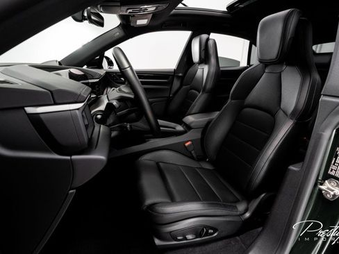 Used 2025 Porsche Macan 4S Electric image 32