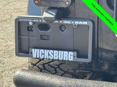 Used 2018 Jeep Wrangler Unlimited Sahara w/ Dual Top Group image 31