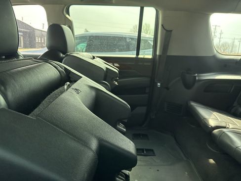 Used 2018 Cadillac Escalade ESV Luxury image 10