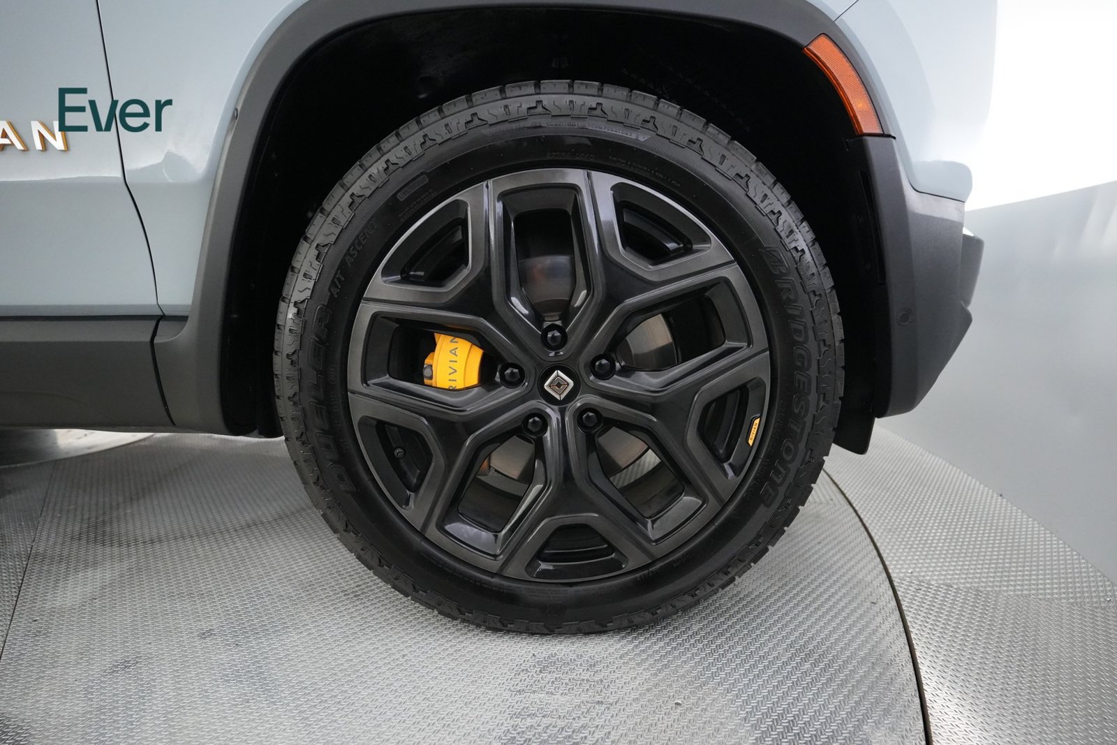 Used 2023 Rivian R1S Adventure Quad AWD/4WD image 20