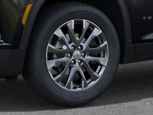 New 2026 Chevrolet Traverse LT w/ Sun and Wheel Package FWD image 9