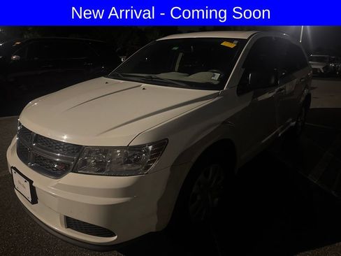 Used 2019 Dodge Journey SE FWD image 2