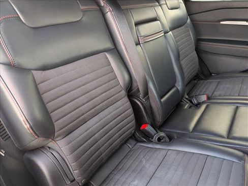 Used 2025 Ford Explorer ST-Line w/ ST-Line Street Pack image 20