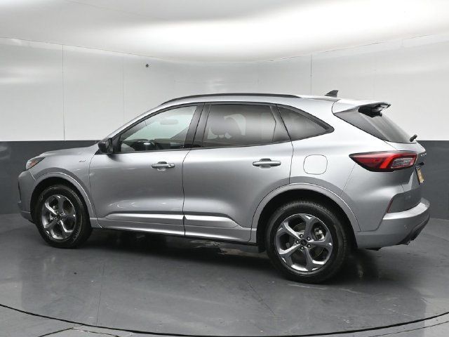 Certified 2024 Ford Escape ST-Line w/ Tech Pack #1 AWD/4WD image 5