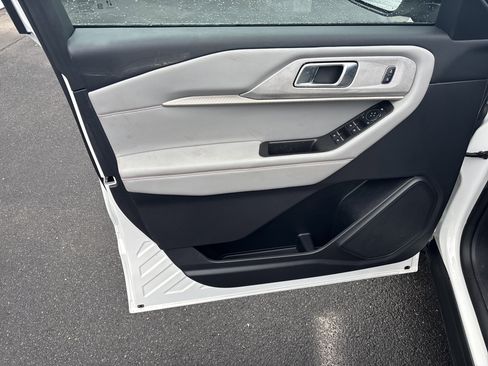 Used 2025 Ford Explorer Active w/ Active Comfort Package image 16