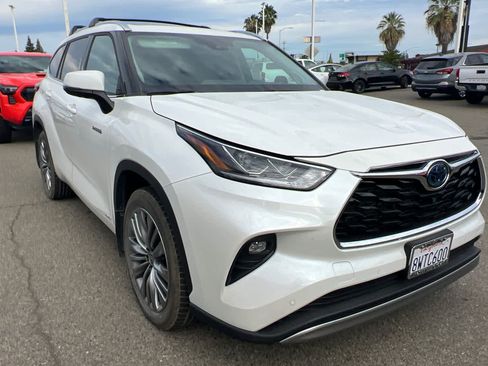 Used 2021 Toyota Highlander Platinum AWD/4WD image 3