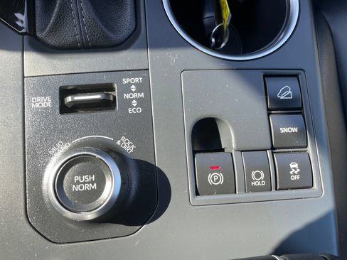 Certified 2025 Toyota Highlander XSE AWD/4WD image 25