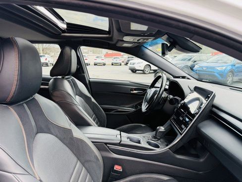 Used 2019 Toyota Avalon XSE w/ All Weather Liner Package image 22