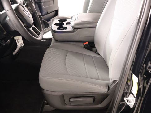 Used 2020 RAM 1500 Tradesman w/ Chrome Plus Package RWD image 9