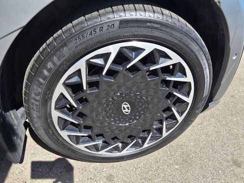 Used 2024 Hyundai Ioniq 5 Limited image 16