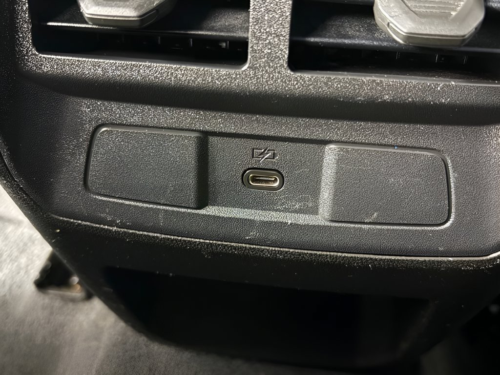 Used 2024 Chevrolet Colorado LT AWD/4WD image 31