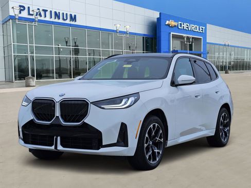 Used 2025 BMW X3 xDrive30i AWD/4WD image 2