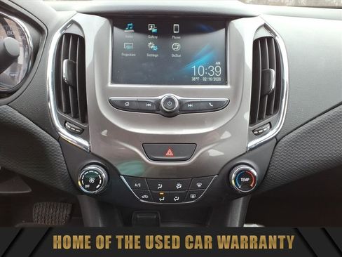 Used 2017 Chevrolet Cruze LT image 23