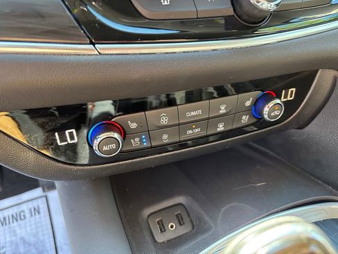 Used 2018 Buick Enclave Premium FWD image 18