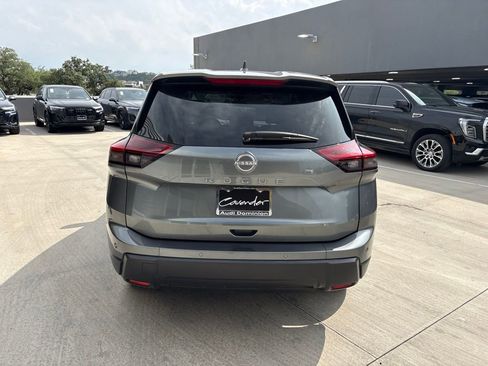 Used 2025 Nissan Rogue SV FWD image 7