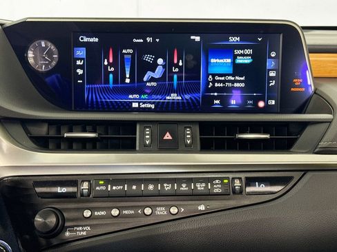 Used 2020 Lexus ES 350 Luxury w/ Accessory Package image 16